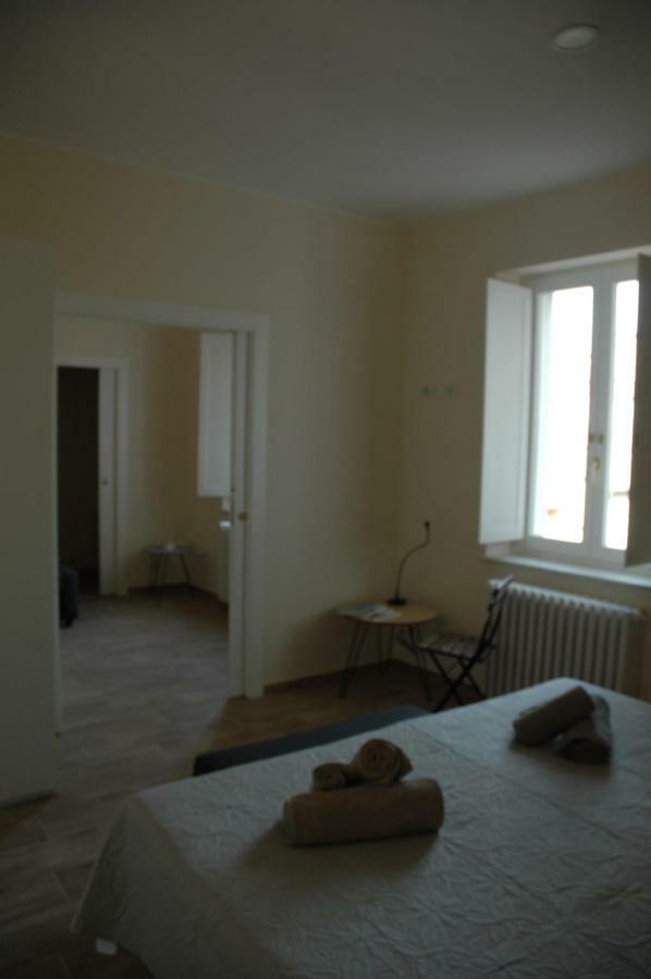 Via Barocci 34 Hotel Urbino Luaran gambar
