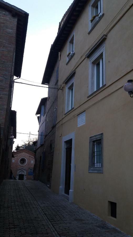 Via Barocci 34 Hotel Urbino Luaran gambar